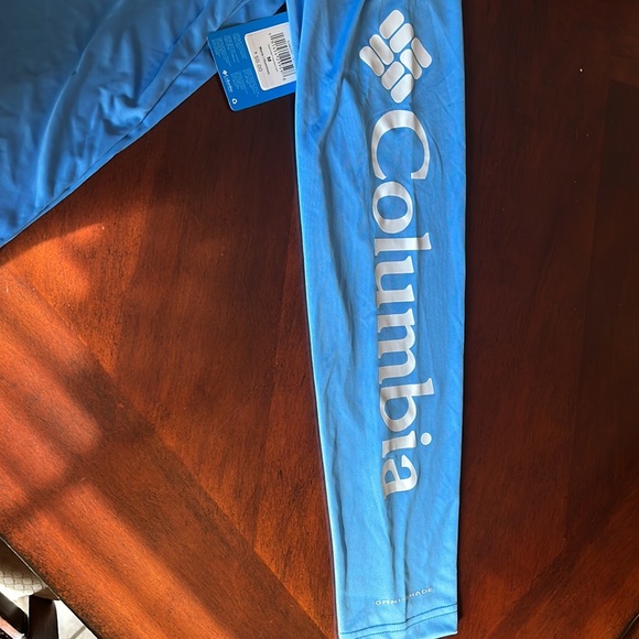 Men’s Columbia Shirt - Picture 3 of 4